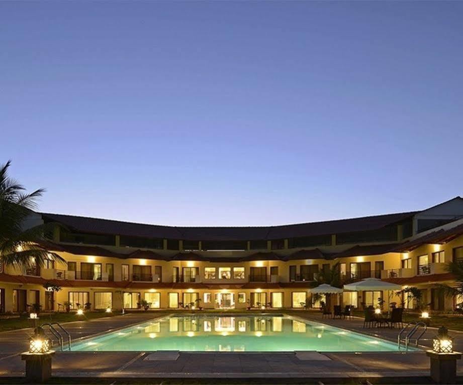 Tropicana Resort & Spa Alibaug Exterior foto